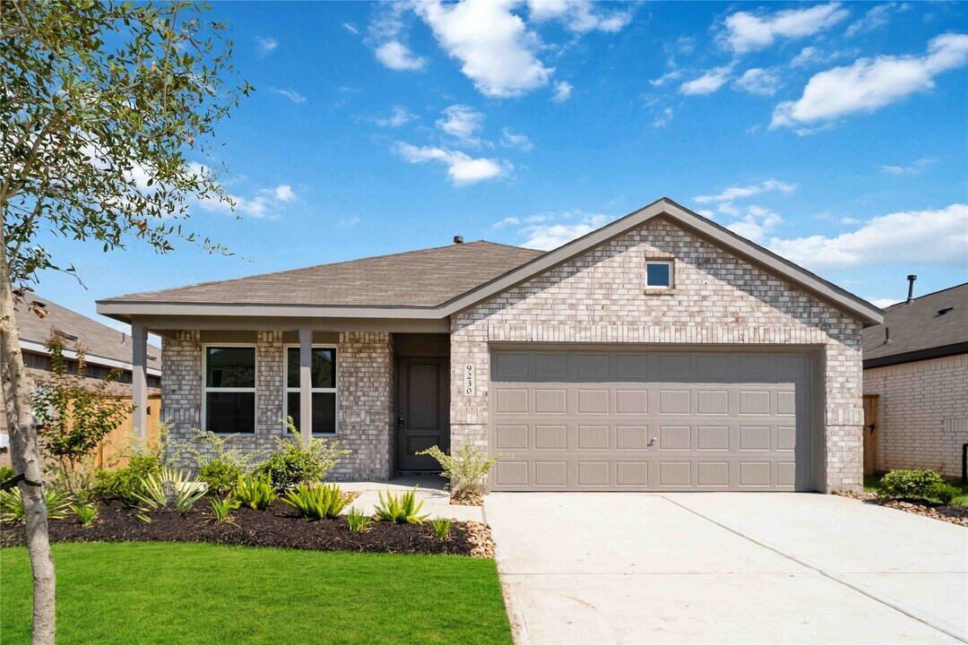 9230 Coral Trout Wy in Baytown, TX - Building Photo