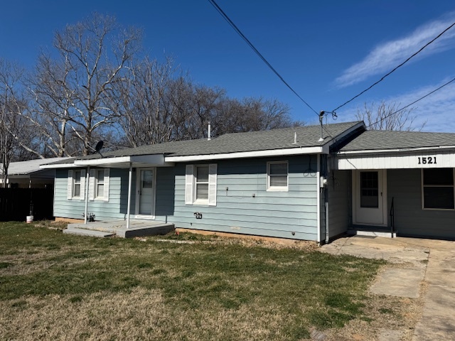 1521 Groesbeck St in Stephenville, TX - Building Photo