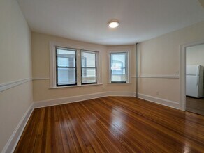 881 Massachusetts Ave in Cambridge, MA - Building Photo - Building Photo
