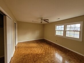 181 Windsor Castle Dr in Newport News, VA - Building Photo - Building Photo