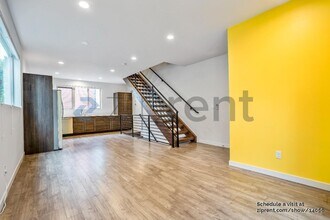 9607 Roosevelt Way NE in Seattle, WA - Foto de edificio - Building Photo