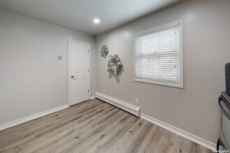 90 Middleton Rd-Unit -GO14 in Bohemia, NY - Building Photo - Building Photo