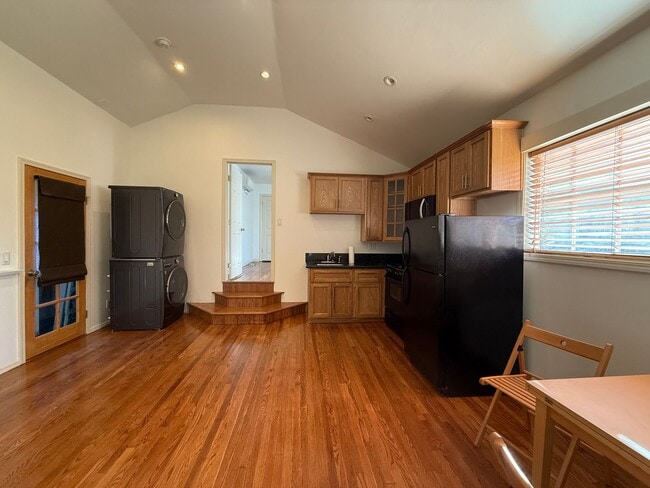 20018 Friar St in Los Angeles, CA - Building Photo - Building Photo