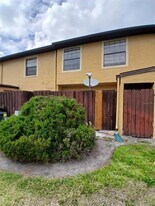 7454 Wynnewood Square in Winter Park, FL - Building Photo