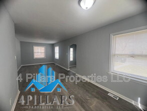 4330 Kentucky St in Gary, IN - Foto de edificio - Building Photo