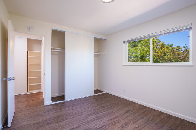 Arcady Apartments in Castro Valley, CA - Building Photo - Interior Photo