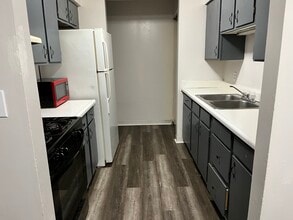 1308 E 29th St, Unit 1308 in Des Moines, IA - Building Photo - Building Photo