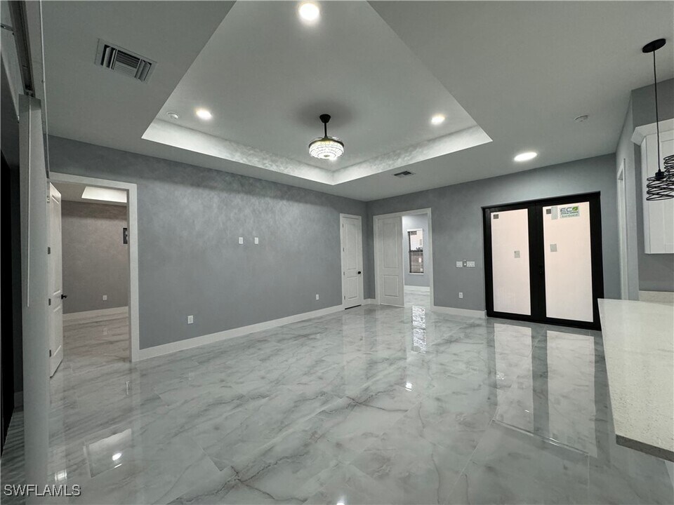 3011 NW 42nd Ave in Cape Coral, FL - Building Photo