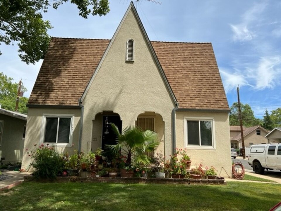 2643 Harkness St in Sacramento, CA - Building Photo