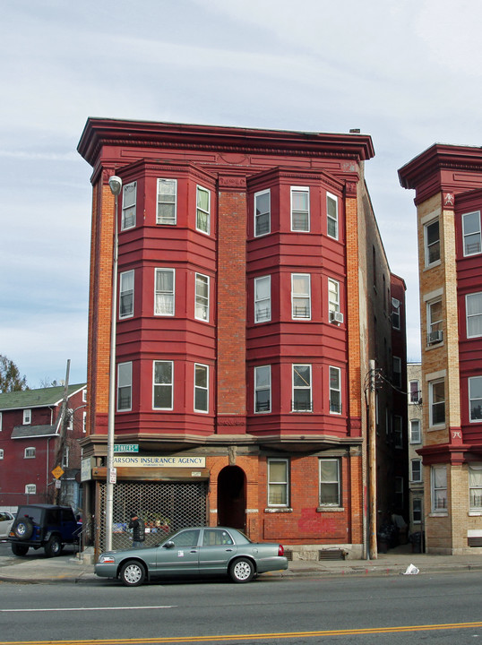 Farmers Insurance Group in Yonkers, NY - Building Photo