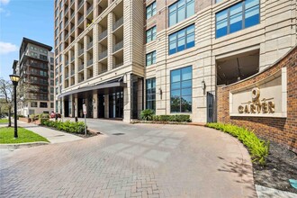4 Chelsea Blvd in Houston, TX - Building Photo - Building Photo
