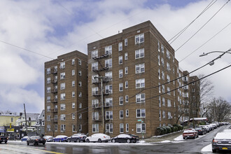 4380 Vireo Ave in Bronx, NY - Foto de edificio - Primary Photo