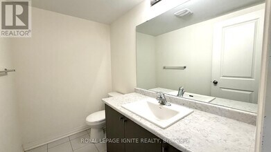 1555 Green Rd in Bowmanville, ON - Building Photo - Building Photo