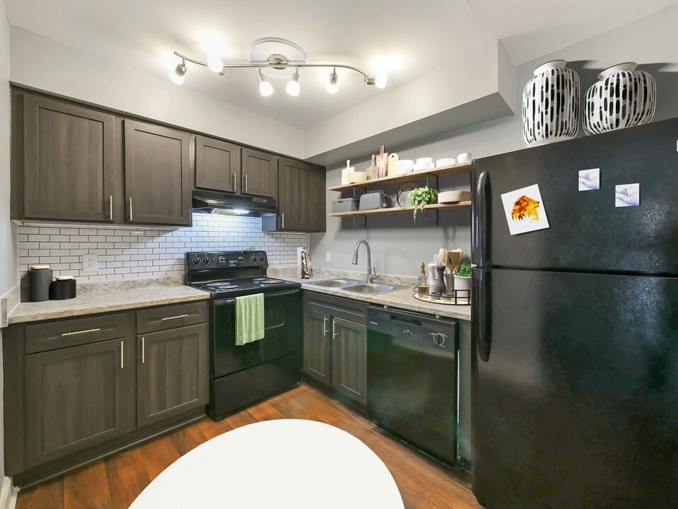 The Reserve at Red Bank Apartment Homes in Chattanooga, TN - Building Photo