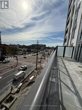 705 Davis Dr in Newmarket, ON - Building Photo - Building Photo