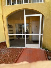 15635 SW 74th Cir Dr, Unit 11 in Miami, FL - Building Photo - Building Photo