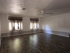 410 Muriel Dr in Garland, TX - Building Photo - Building Photo