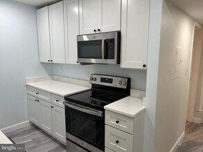 5823 Royal Ridge Dr in West Springfield, VA - Building Photo - Building Photo