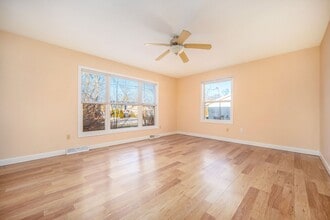 2538 Texel Dr in Kalamazoo, MI - Building Photo - Building Photo