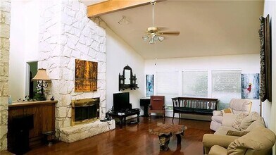 3103 Mistywood Cir in Austin, TX - Building Photo - Building Photo