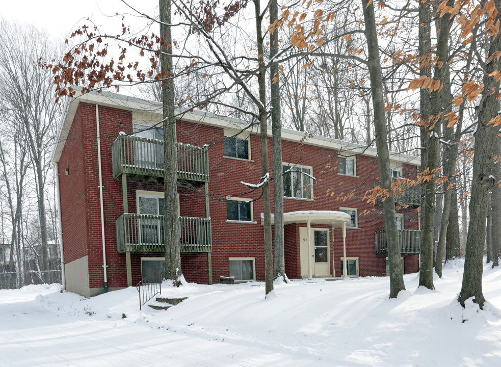 Quiet Place in Waterloo, ON - Building Photo