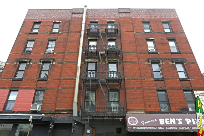 86-88 Thompson St in New York, NY - Building Photo - Building Photo