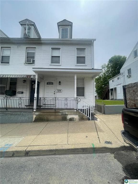 1316 Ferry St in Easton, PA - Foto de edificio - Building Photo