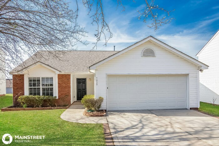 7015 Red Bud Cir in Charlotte, NC - Building Photo