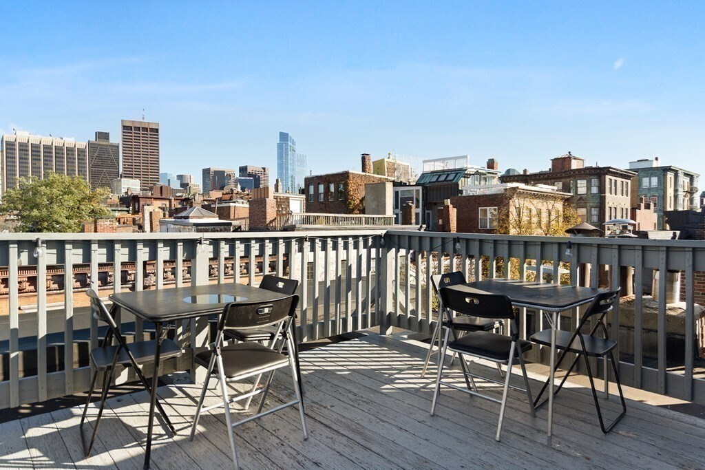 33 Grove St, Unit 9 in Boston, MA - Building Photo