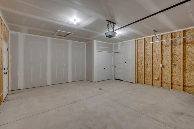 1923 Sutton Ct in Wichita, KS - Building Photo - Building Photo