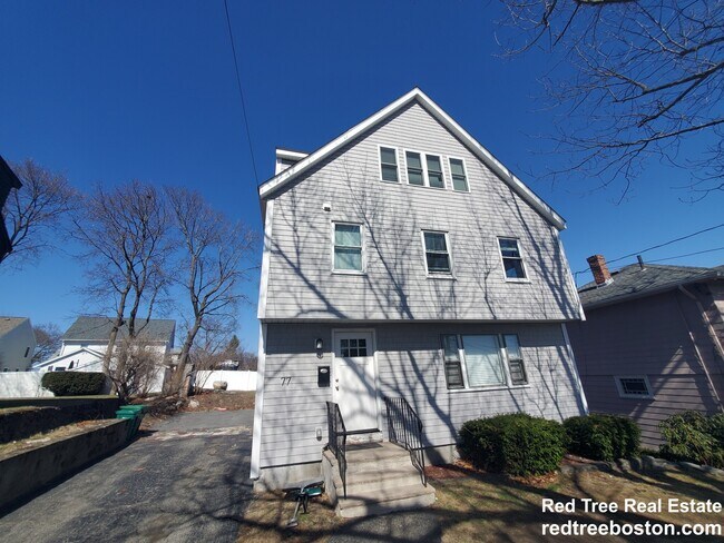 77 Rock Glen Rd, Unit 1 in Medford, MA - Building Photo - Building Photo