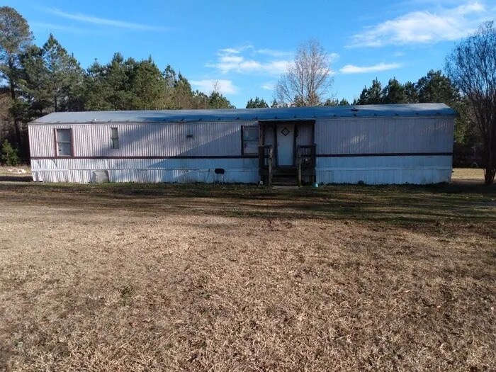 141 Cedar Grove Ch Rd in Laurens, SC - Building Photo