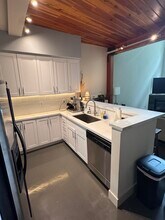 1760 N Northlake Way in Seattle, WA - Building Photo - Building Photo