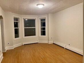 80 Chelsea St in Boston, MA - Foto de edificio - Building Photo