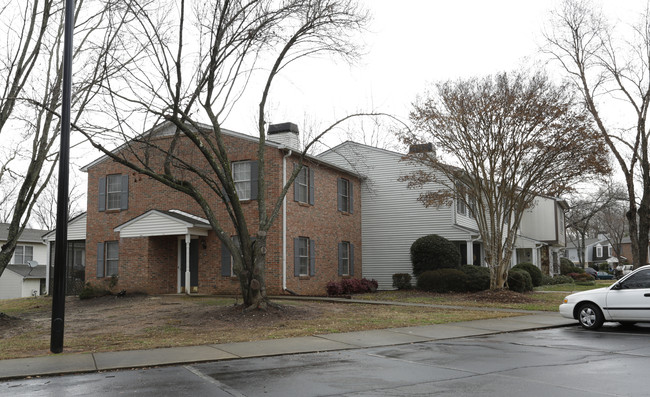 Jamestowne Commons in Taylors, SC - Building Photo - Building Photo