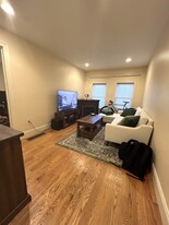 19 Chestnut Hill Ave, Unit 1 Apartamentos