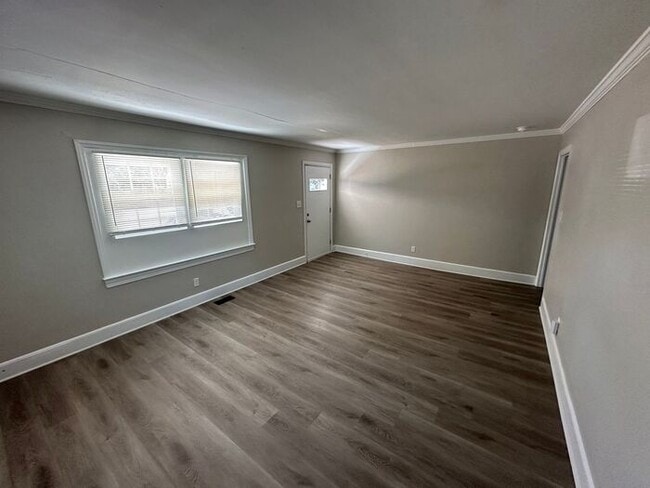 2413 Dallas Ave, Unit 104 in High Point, NC - Building Photo - Building Photo