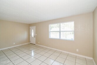 6430 Lucente Dr in Jacksonville, FL - Building Photo - Building Photo