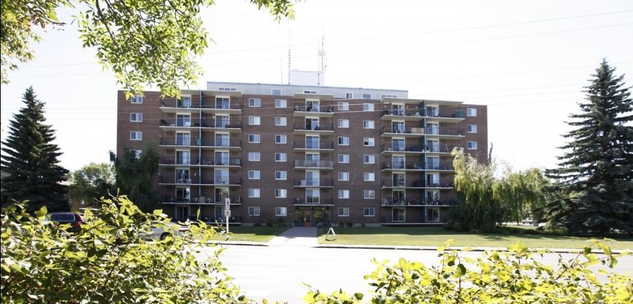Hilltop Towers in Prince Albert, SK - Building Photo