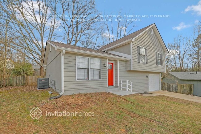 1065 Parkwest Ct in Stone Mountain, GA - Building Photo - Building Photo