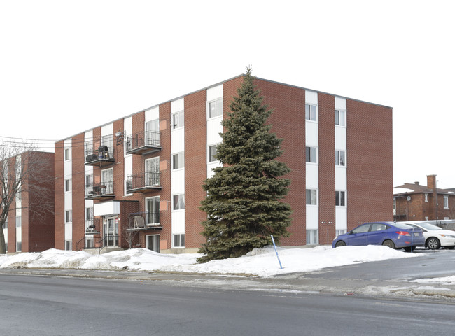 3375 Mont-Royal in Longueuil, QC - Building Photo - Primary Photo