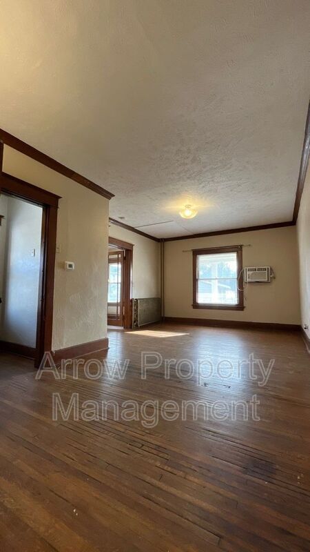 2049 S 18th St in Lincoln, NE - Building Photo - Building Photo