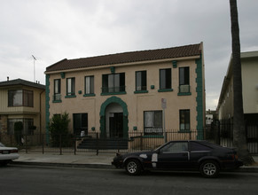 1039 N Ardmore Ave in Los Angeles, CA - Building Photo - Building Photo