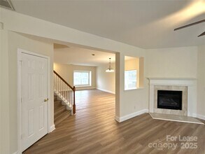 1207 Jade Glen Dr in Charlotte, NC - Foto de edificio - Building Photo