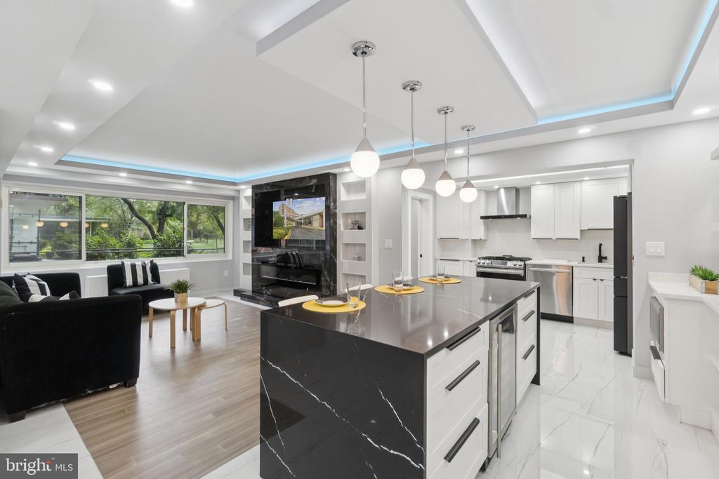 4201 Cathedral Ave NW in Washington, DC - Building Photo