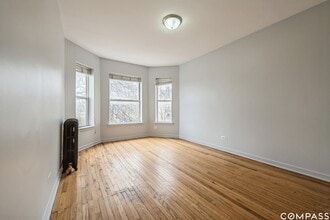 310 N Kedzie Ave in Chicago, IL - Building Photo - Building Photo