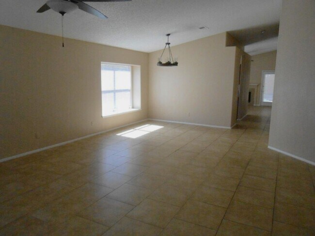 1932 Coralino Dr in Henderson, NV - Building Photo - Building Photo