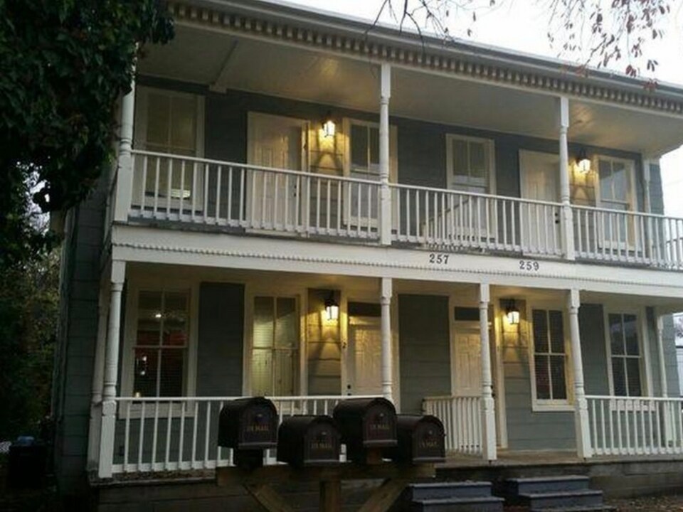 259 Chautauqua Ave, Unit 1 in Portsmouth, VA - Building Photo