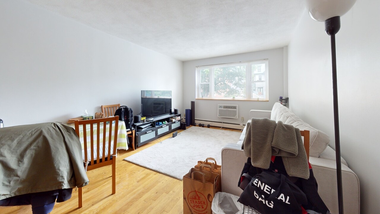 11 Cogswell Ave, Unit 11 in Cambridge, MA - Building Photo