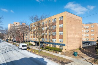 7733 S South Shore Dr in Chicago, IL - Foto de edificio - Building Photo